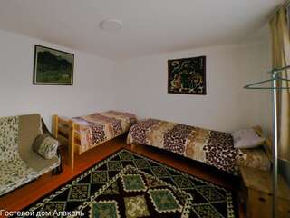 Гостевой дом Guesthouse Alakol Каракол Двухместный номер с 2 отдельными кроватями и общей ванной комнатой-2