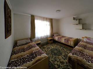 Гостевой дом Guesthouse Alakol Каракол Двухместный номер с 2 отдельными кроватями и общей ванной комнатой-7