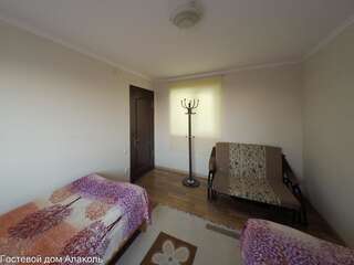 Гостевой дом Guesthouse Alakol Каракол Бюджетный двухместный номер с 2 отдельными кроватями-10