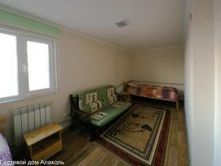 Гостевой дом Guesthouse Alakol Каракол Бюджетный двухместный номер с 2 отдельными кроватями-25